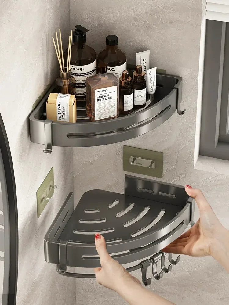 Estante de baño AquaNest™: almacenamiento de esquina sin taladros con ganchos